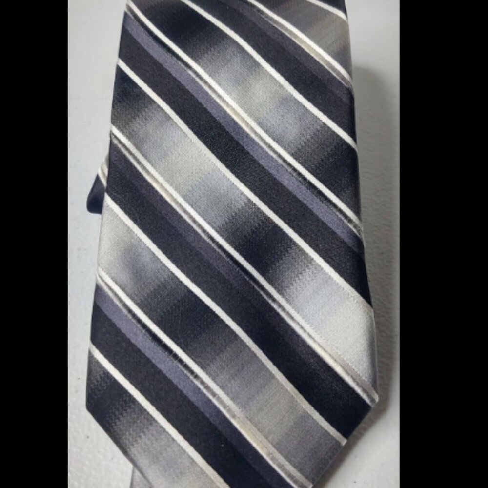 VanHeusen Black Silver 100% Silk Men's Tie (i1)
